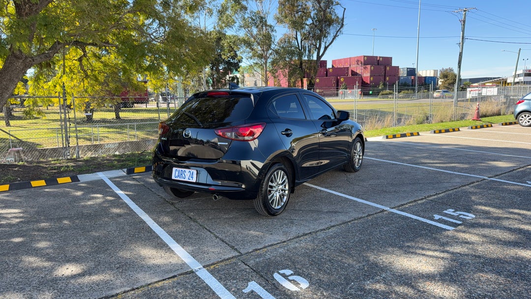 Right Back Diagonal (45- Degree) View