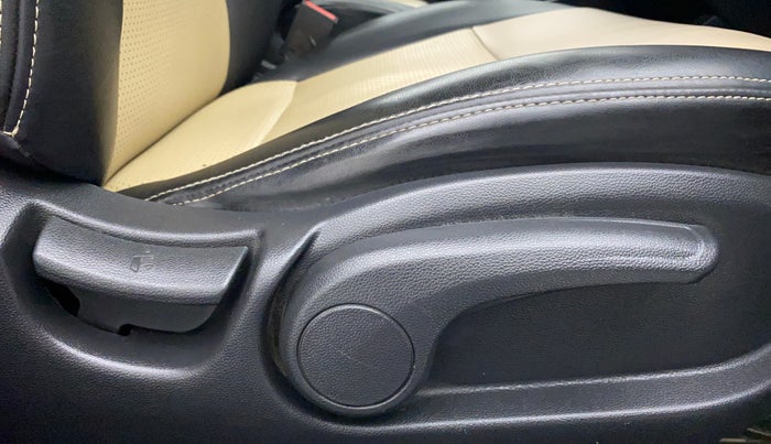 2017 Hyundai Elite i20 ASTA 1.4 CRDI, Diesel, Manual, 47,940 km, Driver Side Adjustment Panel
