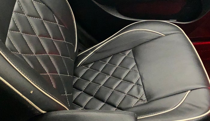 2017 Maruti Swift VXI O, Petrol, Manual, 52,155 km, Front left seat (passenger seat) - Cover slightly torn