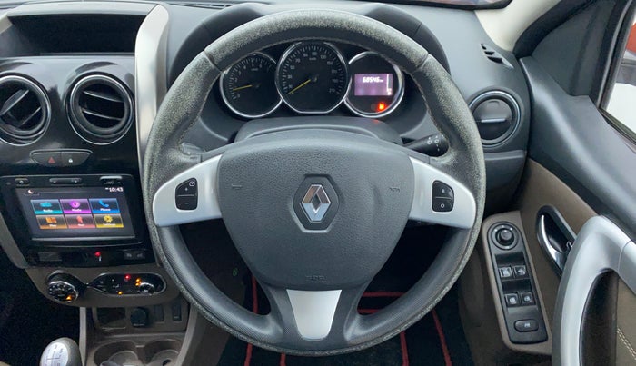 2016 Renault Duster RXZ 85 PS DIESEL, Diesel, Manual, 68,885 km, Steering Wheel Close Up