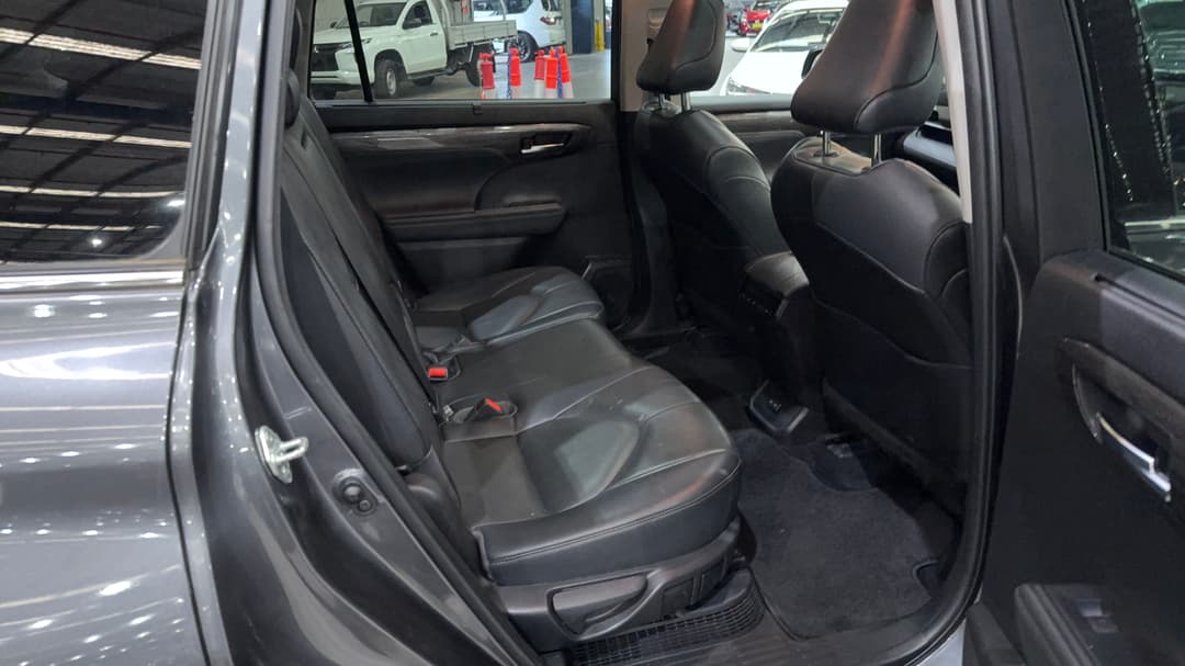 2022 Toyota Kluger Grande Hybrid AWD, Automatic, 42941 km, Right Side Rear Door Cabin View