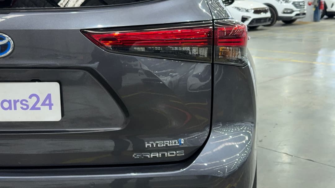 2022 Toyota Kluger Grande Hybrid AWD, Automatic, 42941 km, Badge (Boot Right Side)