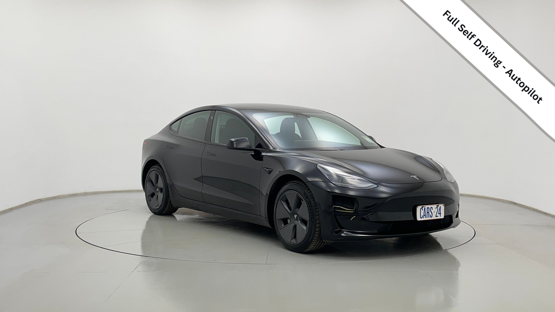 2021 Tesla Model 3 Standard Range Plus Rwd, Automatic, 105813 km, Right Front Diagonal (45- Degree) View
