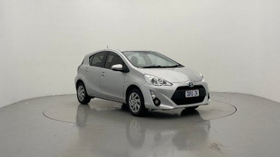 2015 Toyota Prius-c Hybrid Automatic, 77k kms Hybrid Car