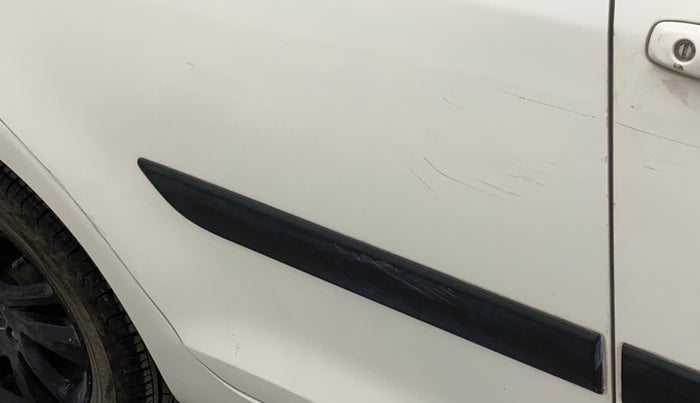 2014 Maruti Swift ZXI, Petrol, Manual, 84,932 km, Right rear door - Minor scratches