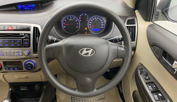 2013 Hyundai i20 MAGNA O 1.2, Petrol, Manual, 82,253 km, Steering Wheel Close Up