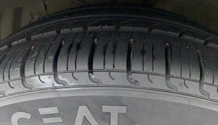 2020 Maruti Ciaz SIGMA 1.5 SHVS MT  PETROL, Petrol, Manual, 67,266 km, Left Front Tyre Tread