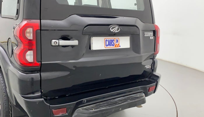 2019 Mahindra Scorpio S5, Diesel, Manual, 74,040 km, Dicky (Boot door) - Minor scratches