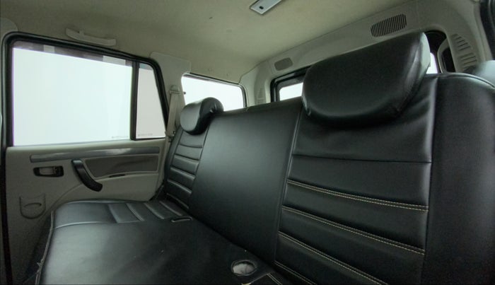 2019 Mahindra Scorpio S5, Diesel, Manual, 74,040 km, Right Side Rear Door Cabin