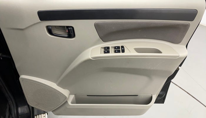 2019 Mahindra Scorpio S5, Diesel, Manual, 74,040 km, Driver Side Door Panels Control