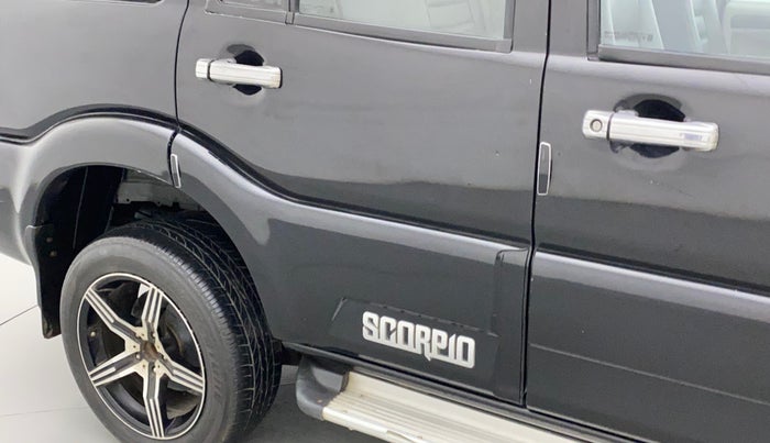 2019 Mahindra Scorpio S5, Diesel, Manual, 74,040 km, Right rear door - Minor scratches