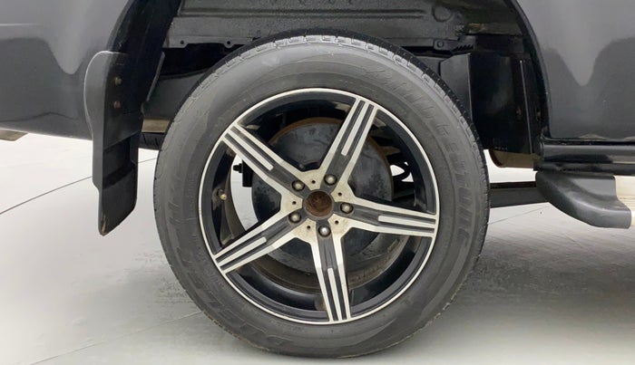 2019 Mahindra Scorpio S5, Diesel, Manual, 74,040 km, Right Rear Wheel