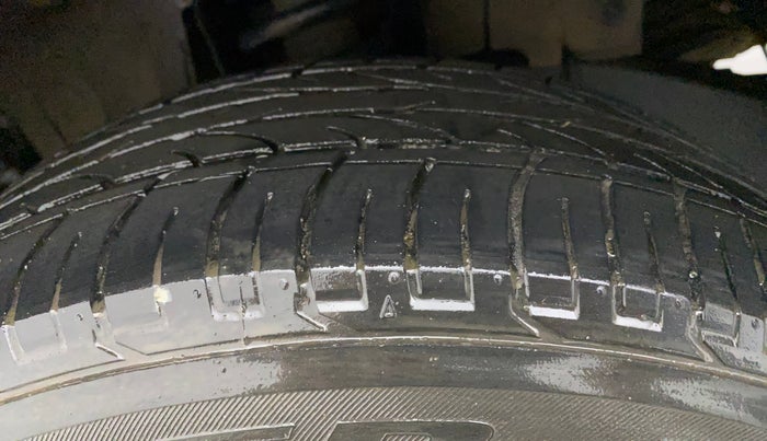 2019 Mahindra Scorpio S5, Diesel, Manual, 74,040 km, Left Front Tyre Tread