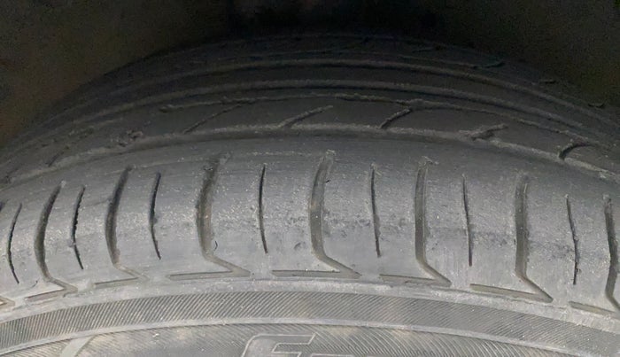 2017 Maruti Celerio ZXI, Petrol, Manual, 62,012 km, Right Front Tyre Tread