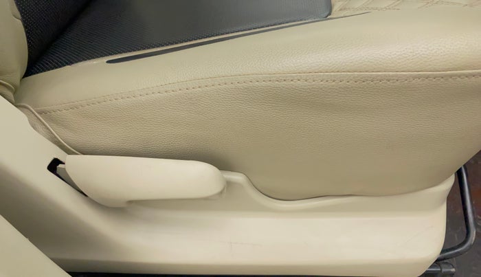 2017 Maruti Celerio ZXI, Petrol, Manual, 62,012 km, Driver Side Adjustment Panel