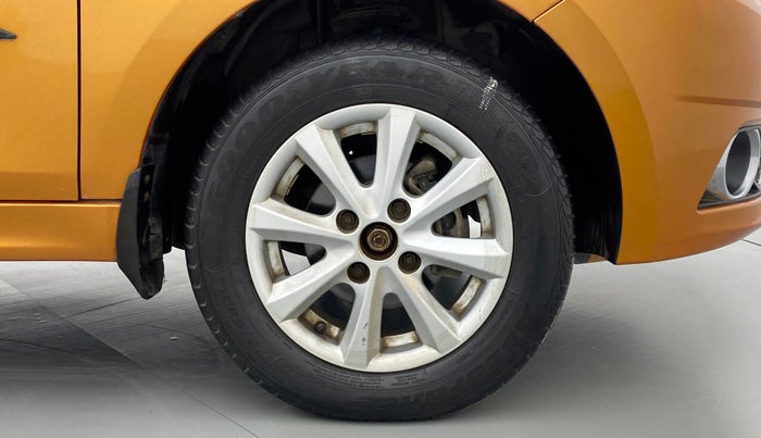 2017 Tata Tiago XZ 1.2 REVOTRON, Petrol, Manual, 35,310 km, Right Front Wheel