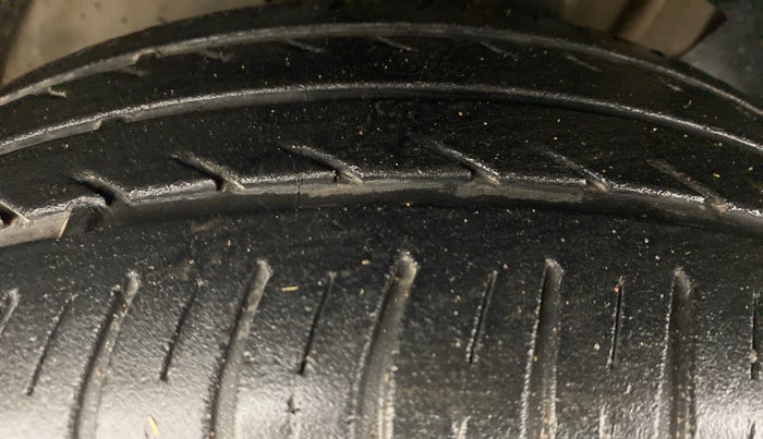 2017 Tata Tiago XZ 1.2 REVOTRON, Petrol, Manual, 35,310 km, Left Front Tyre Tread