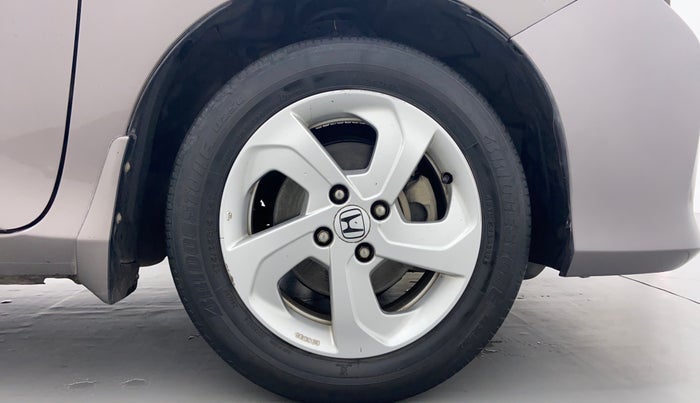 2015 Honda City V MT PETROL, Petrol, Manual, 1,50,323 km, Right Front Tyre