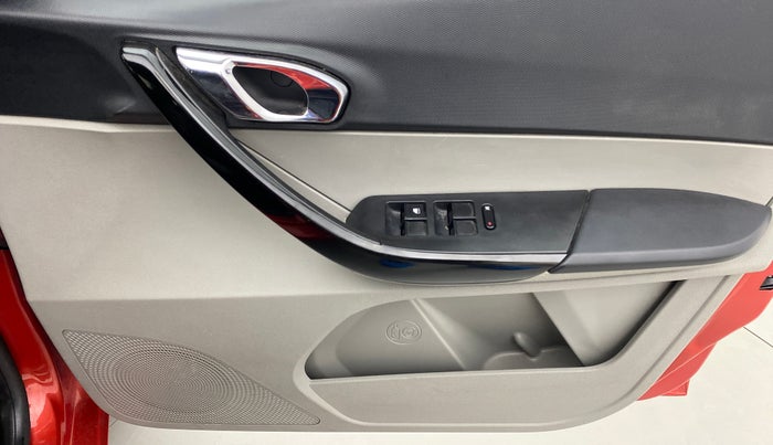 2018 Tata Tiago XZ 1.2 REVOTRON, Petrol, Manual, 33,420 km, Driver Side Door Panels Control