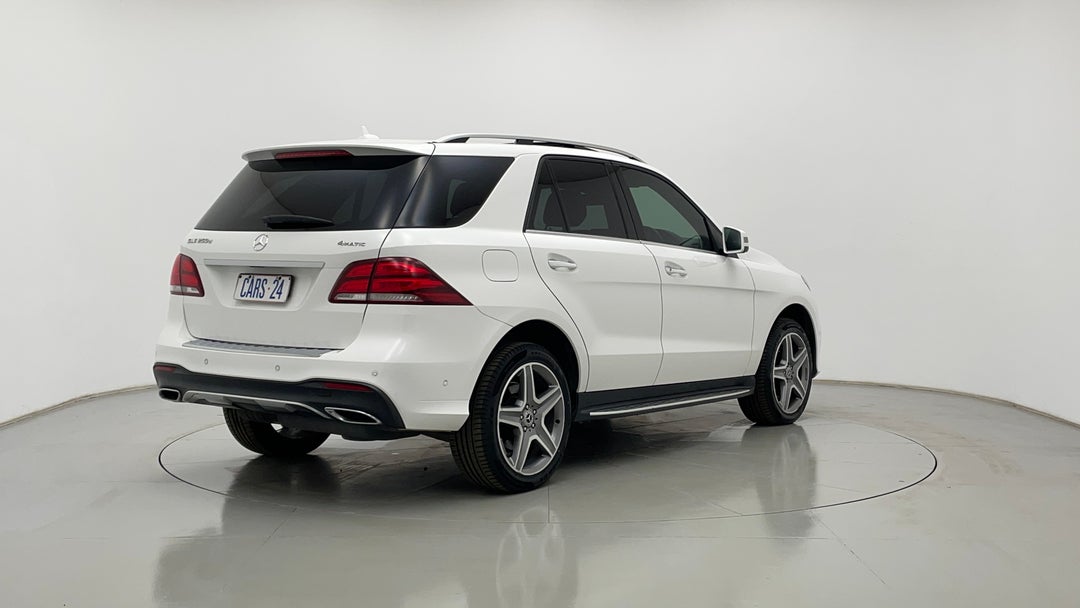 Right Back Diagonal (45- Degree) View