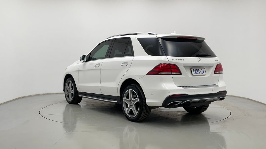 Left Back Diagonal (45- Degree) View