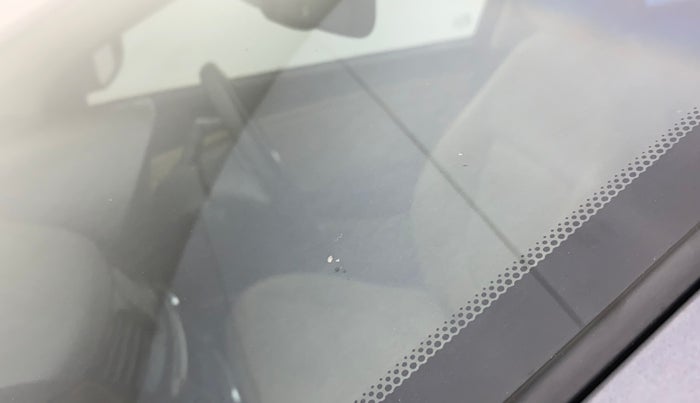 2015 Hyundai Verna FLUIDIC 4S 1.6 VTVT S(O), Petrol, Manual, 95,193 km, Front windshield - Minor spot on windshield