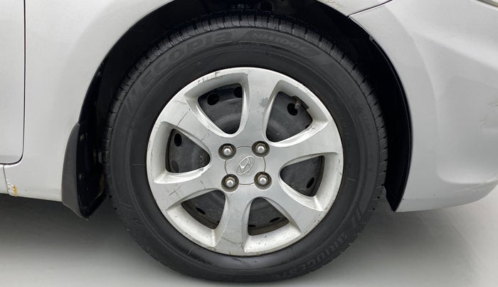 2013 Hyundai Verna FLUIDIC 1.6 VTVT EX, Petrol, Manual, 82,146 km, Right Front Wheel