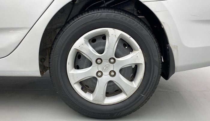 2013 Hyundai Verna FLUIDIC 1.6 VTVT EX, Petrol, Manual, 82,146 km, Left Rear Wheel