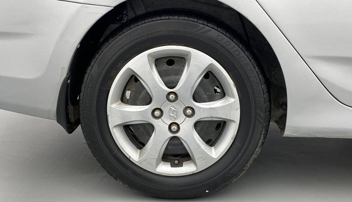 2013 Hyundai Verna FLUIDIC 1.6 VTVT EX, Petrol, Manual, 82,146 km, Right Rear Wheel