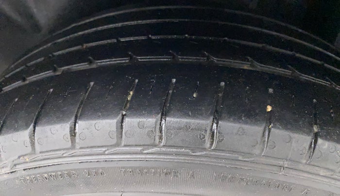 2019 Volkswagen Vento HIGHLINE PLUS 1.2 AT 16 ALLOY, Petrol, Automatic, 67,433 km, Left Rear Tyre Tread