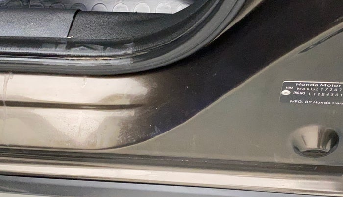 2018 Honda WR-V 1.2L I-VTEC S MT, Petrol, Manual, 1,00,604 km, Left B pillar - Slightly dented