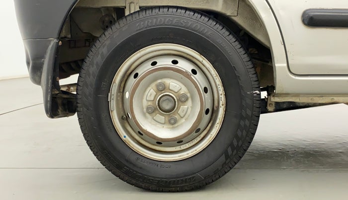 2011 Maruti Alto LXI, Petrol, Manual, 1,07,439 km, Right Rear Wheel