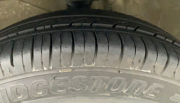 2011 Maruti Alto LXI, Petrol, Manual, 1,07,439 km, Left Front Tyre Tread
