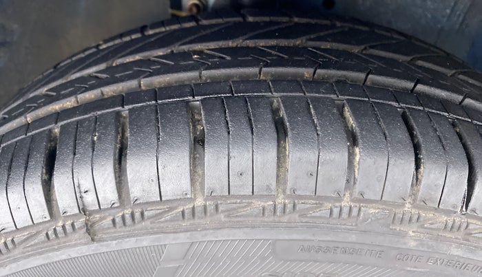 2019 Maruti Celerio VXI d, Petrol, Manual, 3,201 km, Right Front Tyre Tread