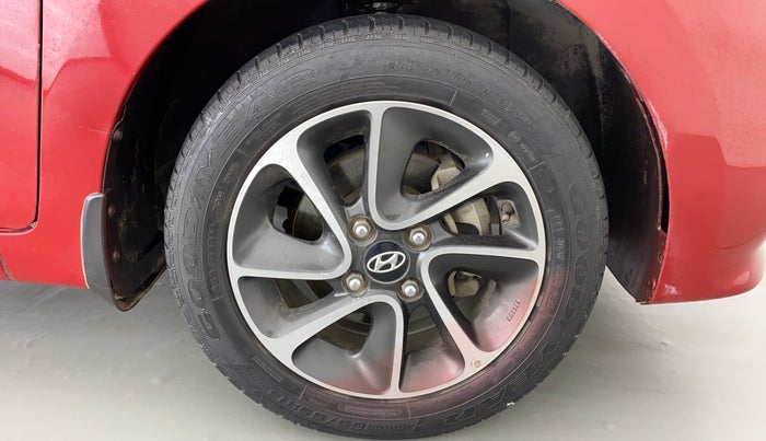 2017 Hyundai Grand i10 SPORTZ (O) 1.2 AT VTVT, Petrol, Automatic, 37,295 km, Right Front Wheel