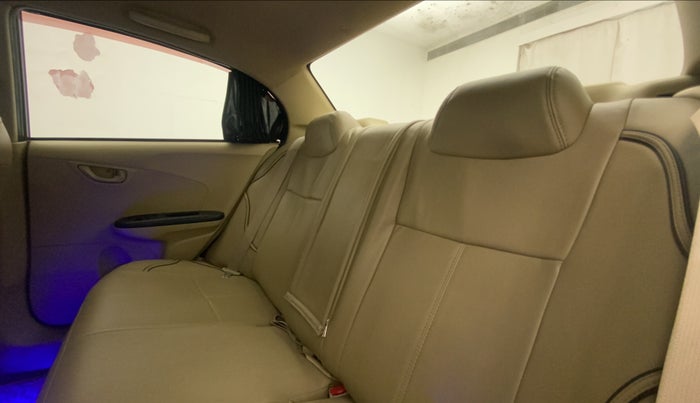 2014 Honda Amaze 1.2L I-VTEC S, Petrol, Manual, 1,00,568 km, Right Side Rear Door Cabin