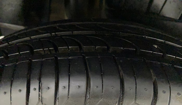 2019 Maruti Dzire VXI, Petrol, Manual, 46,706 km, Right Rear Tyre Tread