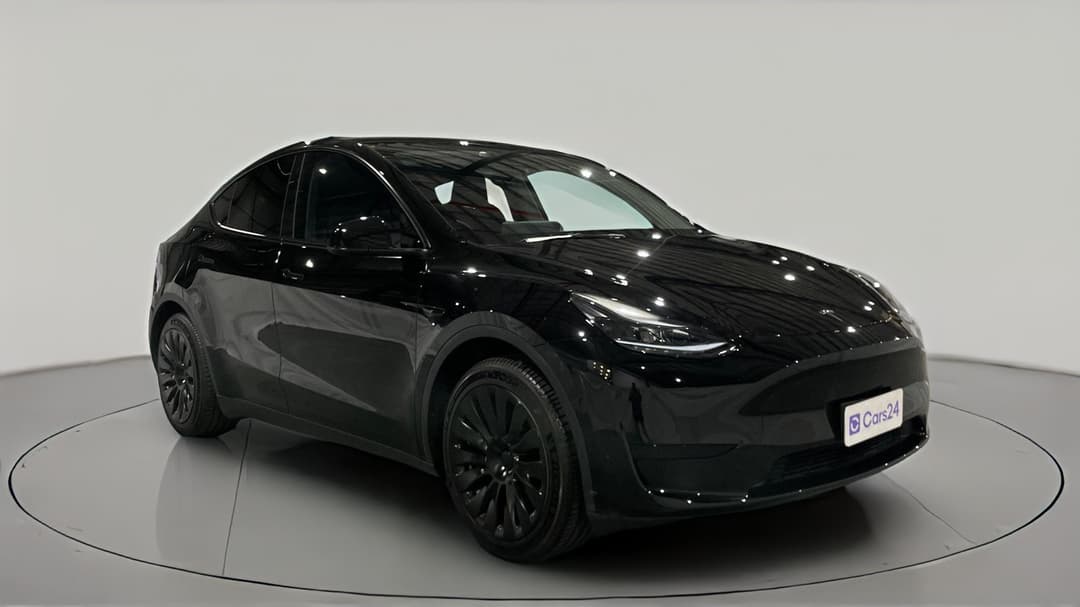 2023 Tesla Model Y Rear-wheel Drive, Automatic, 55315 km, Right Front Diagonal (45- Degree) View