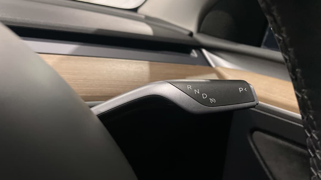 2023 Tesla Model Y Rear-wheel Drive, Automatic, 55315 km, Gear Lever 