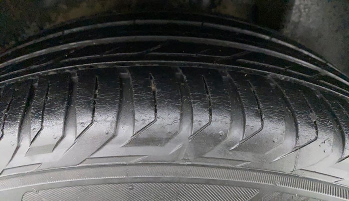 2019 Jeep Compass LIMITED PLUS DIESEL, Diesel, Manual, 45,587 km, Left Rear Tyre Tread