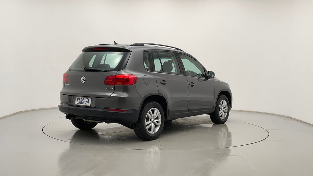 Right Back Diagonal (45- Degree) View