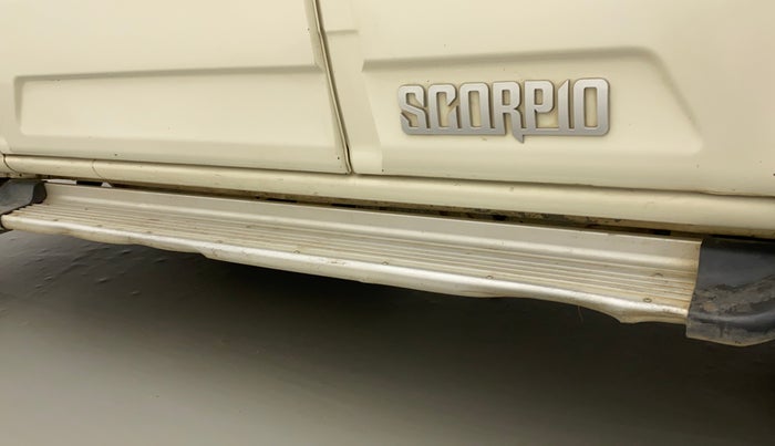 2020 Mahindra Scorpio S5, Diesel, Manual, 56,893 km, Left running board - Paint is slightly faded