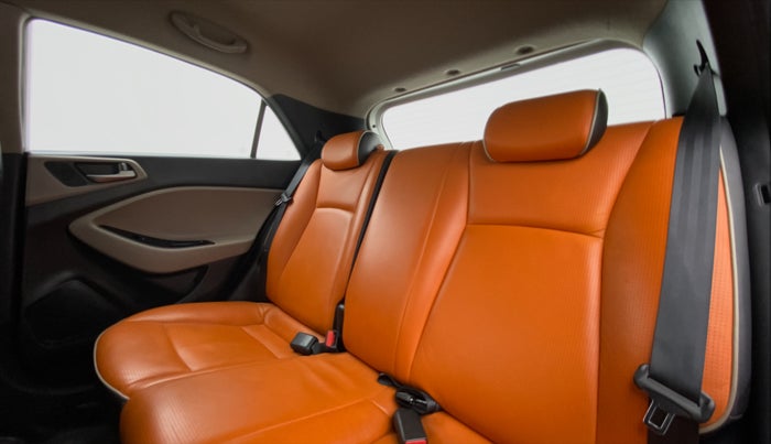 2015 Hyundai Elite i20 ASTA 1.4 CRDI, Diesel, Manual, 75,829 km, Right Side Rear Door Cabin