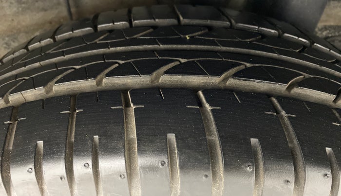 2015 Hyundai Elite i20 ASTA 1.4 CRDI, Diesel, Manual, 75,829 km, Left Rear Tyre Tread