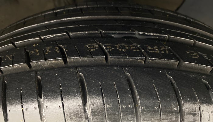 2015 Hyundai Elite i20 ASTA 1.4 CRDI, Diesel, Manual, 75,829 km, Right Front Tyre Tread