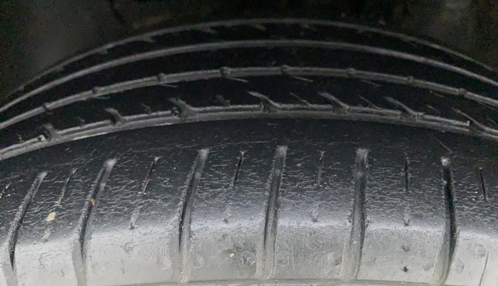 2015 Hyundai Elite i20 ASTA 1.2, Petrol, Manual, 53,857 km, Left Front Tyre Tread