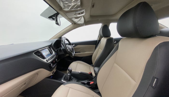2019 Hyundai Verna 1.6 SX VTVT (O), Petrol, Manual, 30,979 km, Right Side Front Door Cabin