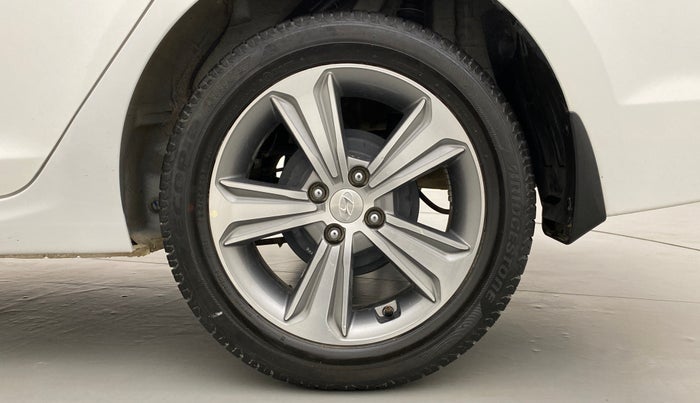 2019 Hyundai Verna 1.6 SX VTVT (O), Petrol, Manual, 30,979 km, Left Rear Wheel