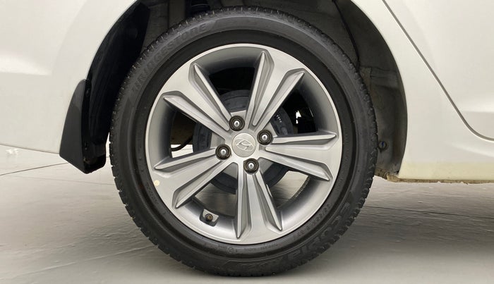 2019 Hyundai Verna 1.6 SX VTVT (O), Petrol, Manual, 30,979 km, Right Rear Wheel