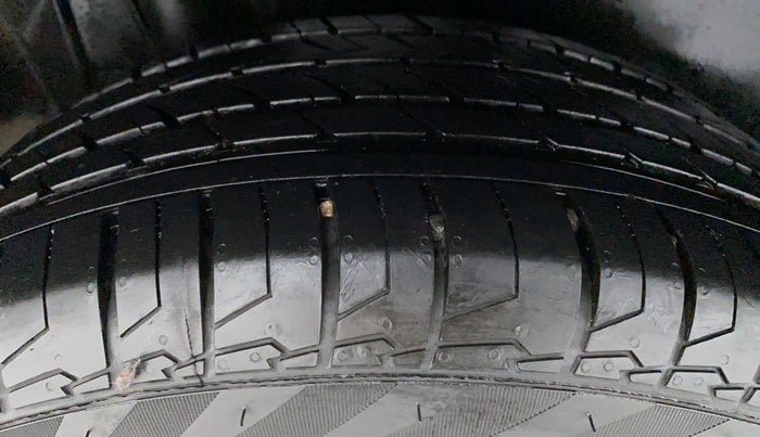 2018 Maruti S Cross SIGMA SHVS, Diesel, Manual, 51,406 km, Right Rear Tyre Tread